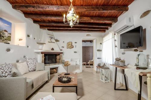  The Rock Cottage in Naxos Chora