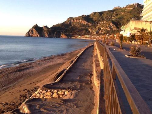  Appartamento 15 min da Taormina, Pension in SantʼAlessio Siculo