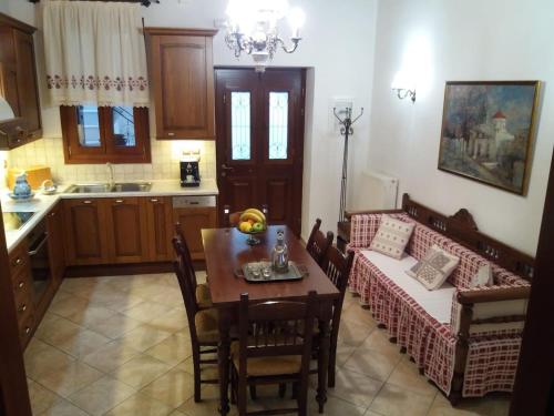  Apiranthos Diamond Maisonette in Naxos (3 BDRM) in Apérathos