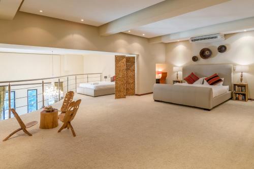 NYC Style Downtown Duplex - image 5