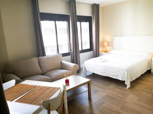 Triana Luxury Suite - image 10