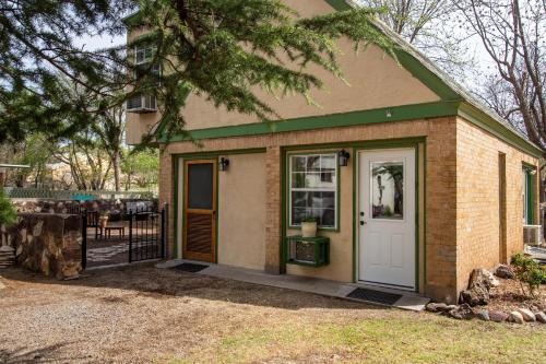 Langridge Lodge - Charming Studio Great Location! Residence - image 2