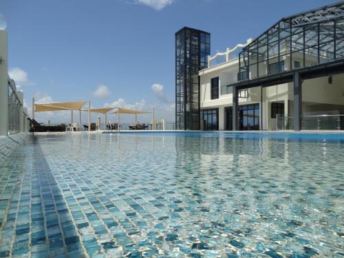Swimming pool, Nyali Golf View Residence in Mombasa