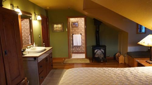Double Room with Mountain View