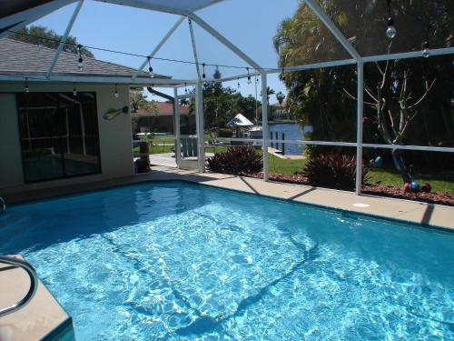 Waterfront Villa Sunset Cove - South Cape ID 109 - main image