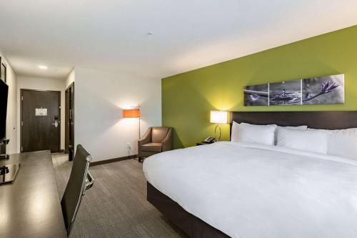 Sleep Inn & Suites Mt. Hope near Auction & Event Center - image 9