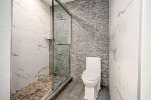 818 Hotel + Pool Ascend Hotel Collection by Choice - image 3