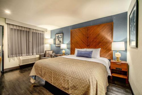 818 Hotel + Pool Ascend Hotel Collection by Choice - image 5