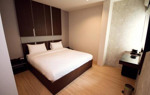 The Y Smart Hotel Room Type - Superior Double Room