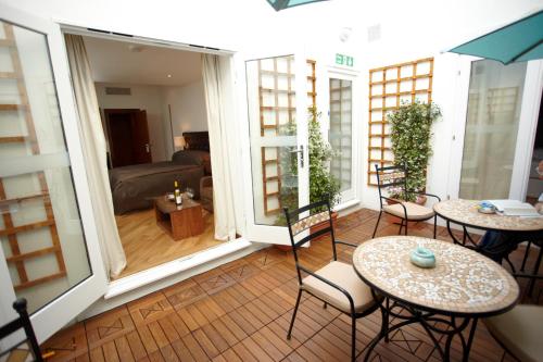 Balcony/terrace, Presidential Apartments Kensington in London