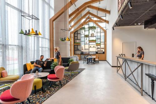 Lobby, Studio One Hotel in Dubailand