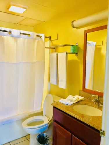 Red Roof Inn & Suites Swansea
