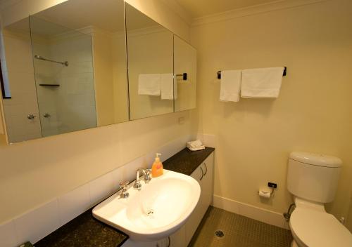 Three-Bedroom Apartment image 1