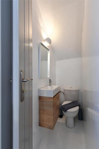 Santa Flora 3 Bedroom House â Parikiaâs Edge - image 8