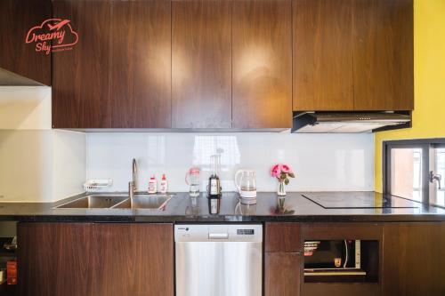 Kitchen, Dreamy Sky - Airport View Boutique Hotel near Benh Vien Hoan My Da Nang