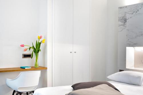 Deluxe Double Room with Balcony and Sea View image 1