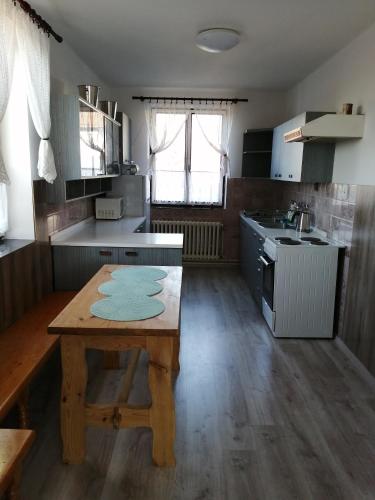 Apartmán Hugo (Apartman Hugo) in Kamenný Újezd