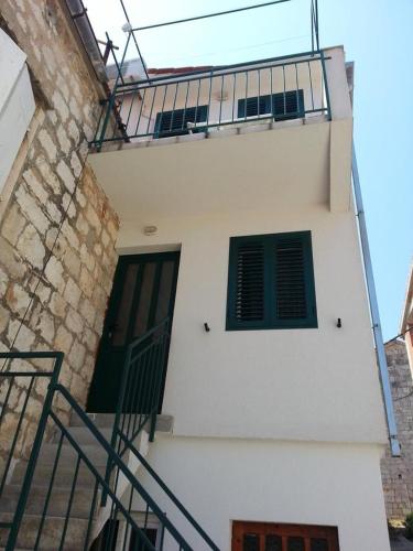  Apartments by the sea Vis - 16896 in Vis