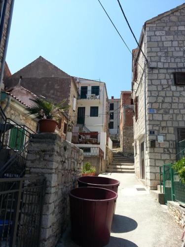  Apartments by the sea Vis - 16896 in Vis