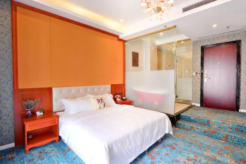 Xuangong Hotel Xuangong Hotel is perfectly located for both business and leisure guests in Wuhan. The property has everything you need for a comfortable stay. Take advantage of the propertys free Wi-Fi in all rooms