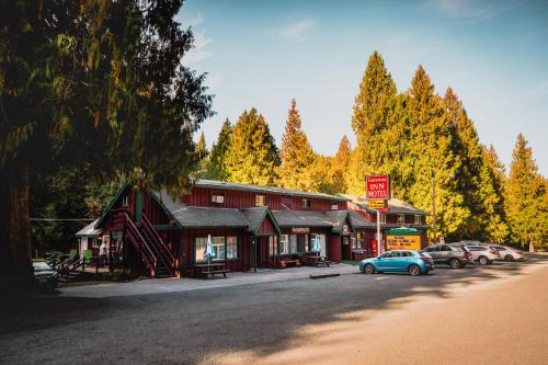 Gateway Inn & Cabins