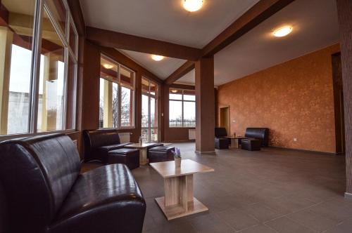 Iekārtas, Elite Spetema Hotel in Širokidola