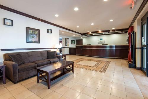 Quality Inn & Suites Quakertown-Allentown