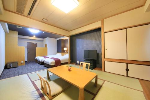room detail thumbnail 1