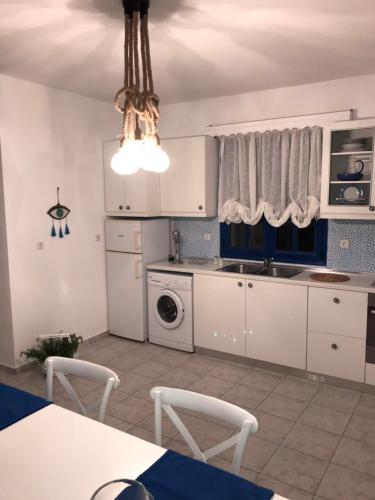 廚房, Estella’s House in 蒂洛斯