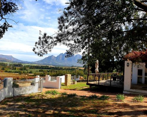 Topiary Wine Estate & Cottages