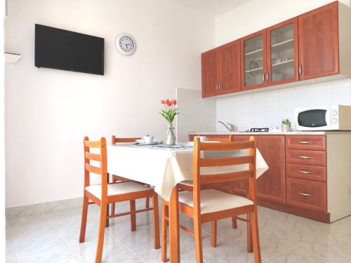 Apartments Ana Medulin - image 5