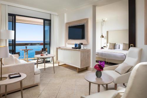 Red Level Grand Suite Ocean View