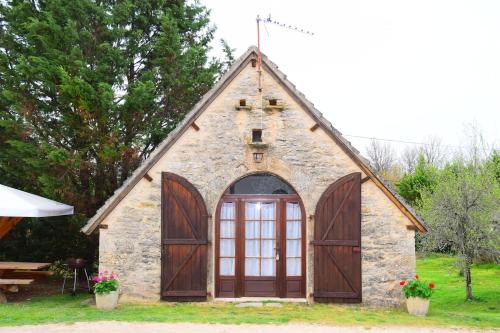 grange typique du quercy gîte à louer Combescure