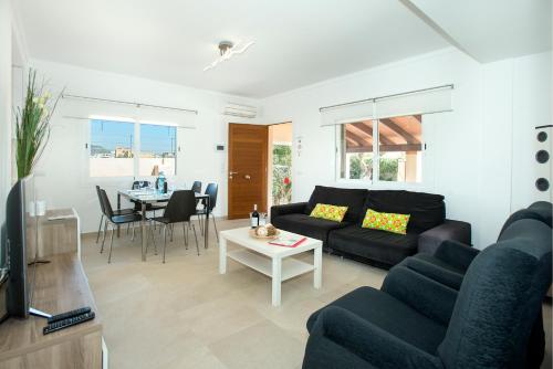 Owl Booking Villa Bernat - 10 Min Walk to the Beach