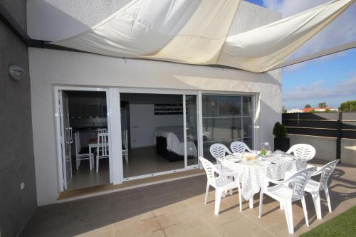 Riumar "Marc", 550m to beach, private pool, On-Site-Service, dog beach in Riumar