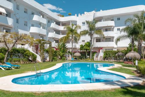 Marbella Real 421 - Tap to explore photos