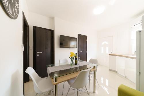 Two-Bedroom Apartment image 9