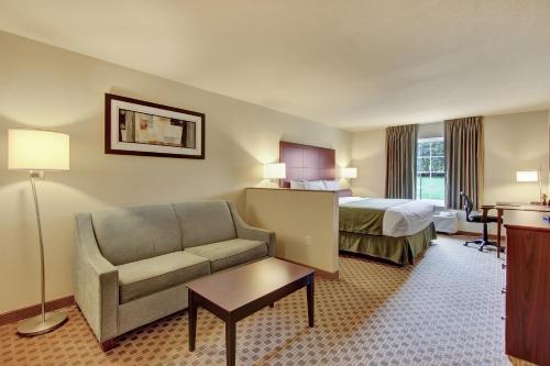 Cobblestone Hotel & Suites - Waynesboro