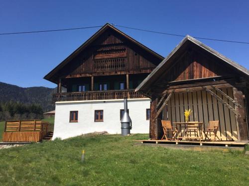 Kärntner Bauernhaus in sonniger Panoramalage