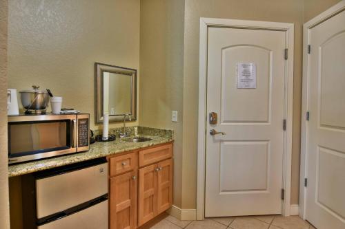 Unit 411B 1Bd 1Ba Efficiency Condo Condo in Birchwood, USA