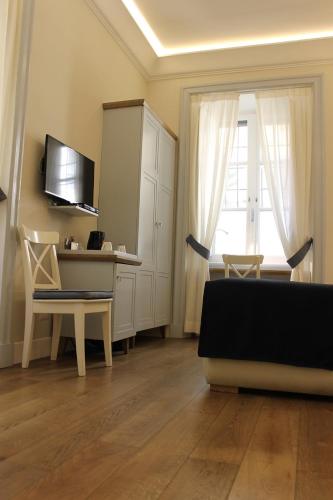 Little Rose Residence - image 12