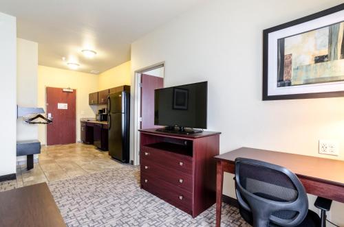 Cobblestone Hotel & Suites - McCook