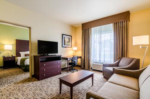 Cobblestone Hotel & Suites - McCook