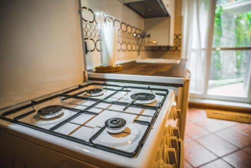Konyha, EVELYN'S HOME - Giardino&BBQ in Sestri Levante
