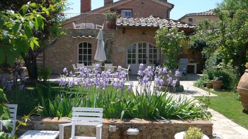  Casa di Leo with pool in Radicondoli