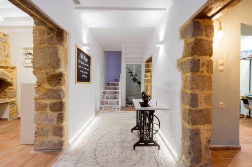 A33 Rhodes Old Town House