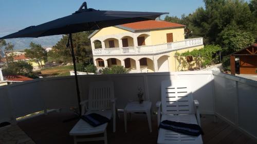 Apartments Baotic Vir