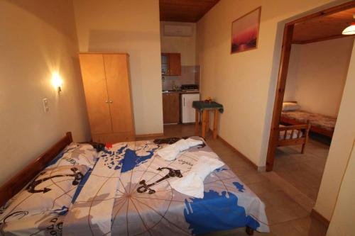  White House Pagoi in Agios Georgios Pagon