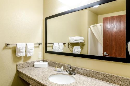 Cobblestone Inn & Suites-Kersey