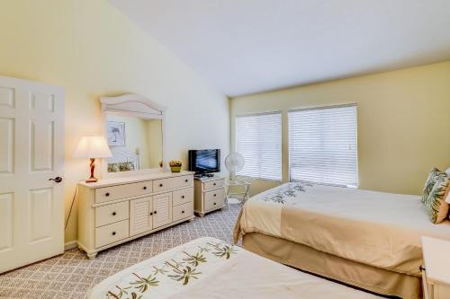 Beachwalk 204 - main image